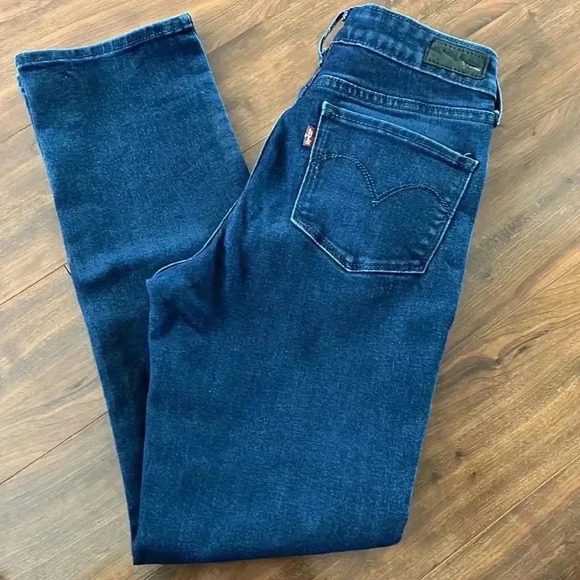 Levi’s Denim Jeans - Picture 2 of 8